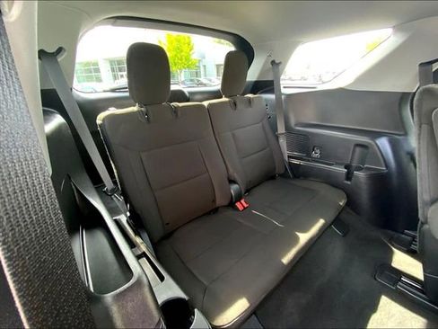 Used 2022 Ford Explorer XLT image 21