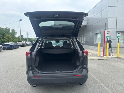 Used 2025 Toyota RAV4 XLE AWD/4WD image 12