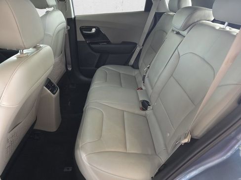 Used 2020 Kia Niro Touring image 13