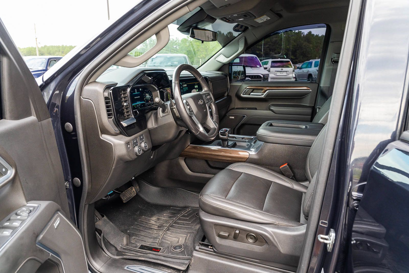 Used 2022 Chevrolet Silverado 1500 RST w/ Convenience Package II AWD/4WD image 19