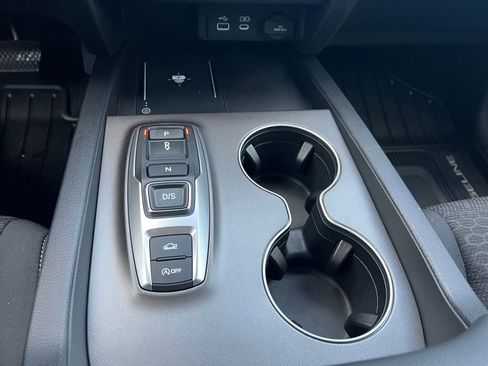 Used 2024 Honda Ridgeline Sport image 32