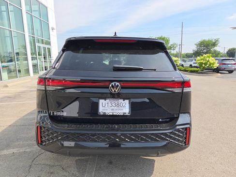 Certified 2026 Volkswagen Tiguan SE R-Line AWD/4WD image 8