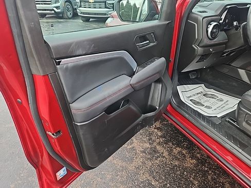 Used 2023 Chevrolet Colorado Z71 w/ Z71 Convenience Package 2 image 9