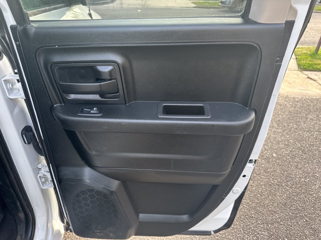 Used 2017 RAM 1500 Express AWD/4WD image 22