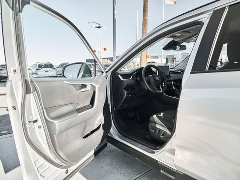 Used 2025 Toyota RAV4 XLE w/ Weather Package AWD/4WD image 13
