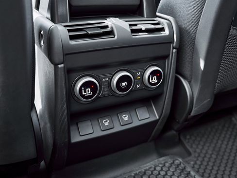 Used 2025 Land Rover Defender 110 V8 image 53