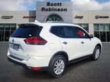 Used 2020 Nissan Rogue SV image 4