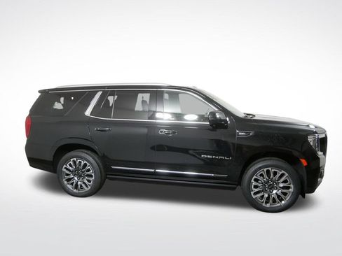 Used 2023 GMC Yukon Denali Ultimate AWD/4WD image 2