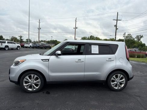 Used 2016 Kia Soul + FWD image 4