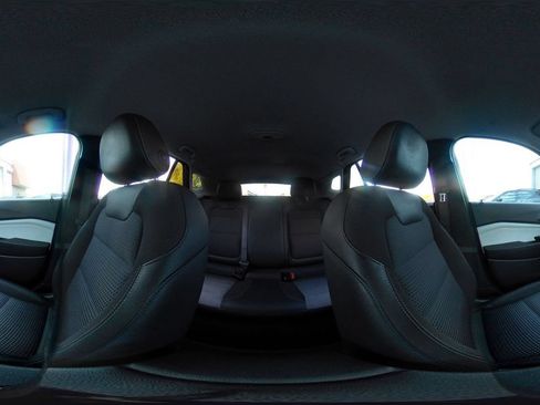 Used 2025 Chevrolet Trax LT FWD image 41