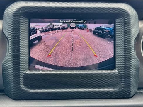 Used 2022 Jeep Wrangler Sport AWD/4WD image 15