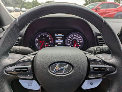 Certified 2022 Hyundai Veloster N FWD image 24