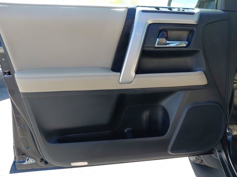 Certified 2022 Toyota 4Runner SR5 Premium AWD/4WD image 15