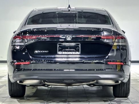 Used 2025 Honda Accord SE image 9