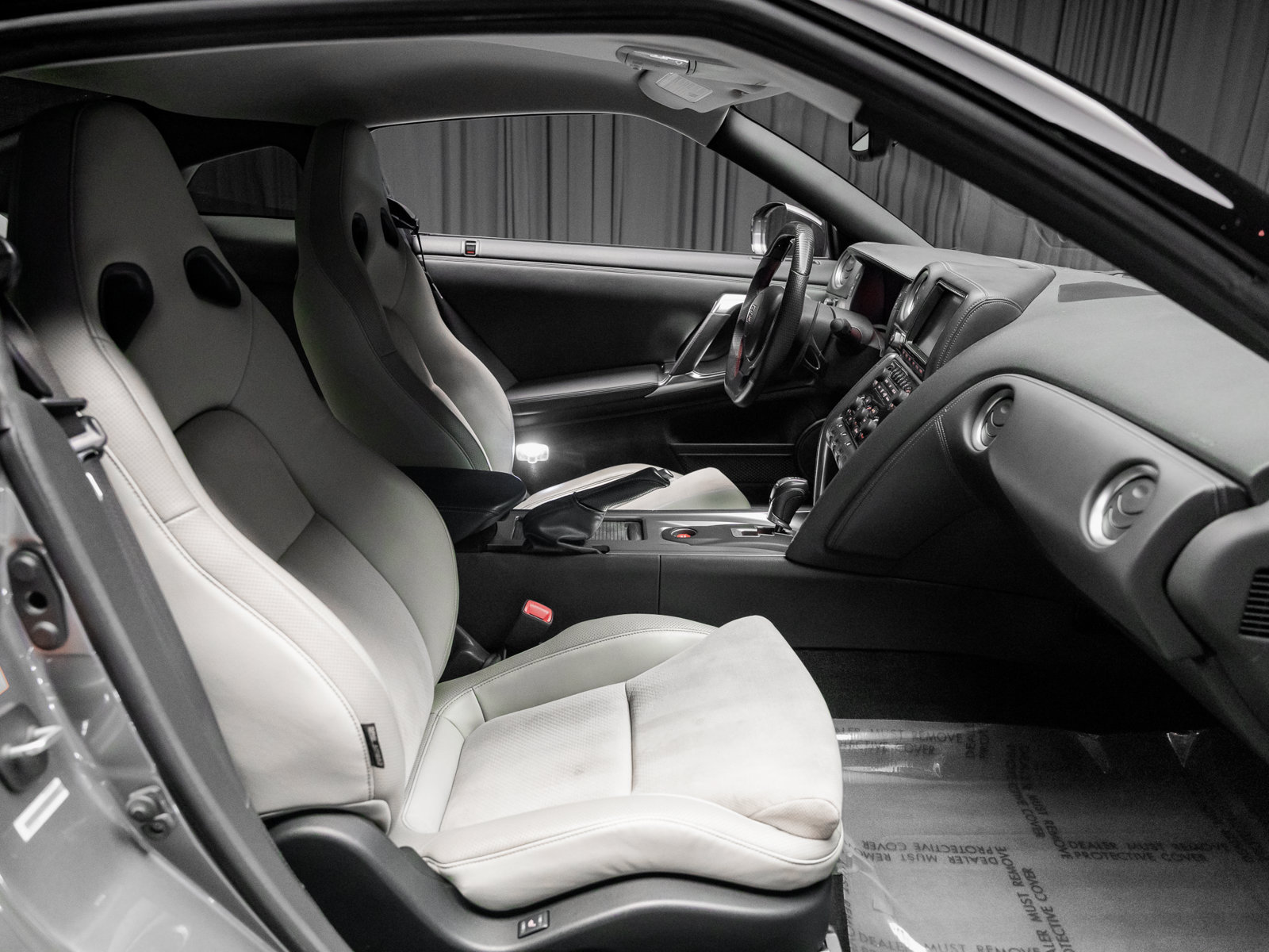 Used 2009 Nissan GT-R Premium AWD/4WD image 63