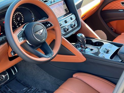 Certified 2025 Bentley Bentayga image 15