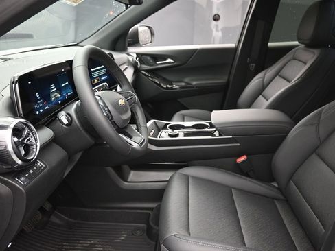 New 2026 Chevrolet Equinox LT AWD/4WD image 13