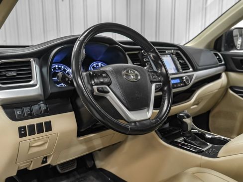 Used 2018 Toyota Highlander XLE FWD image 14