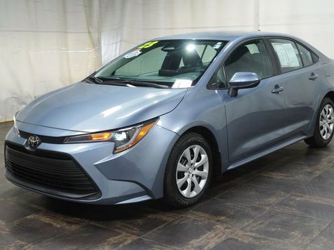 Used 2023 Toyota Corolla LE w/ Carpet Mat Package (TMS) FWD image 2