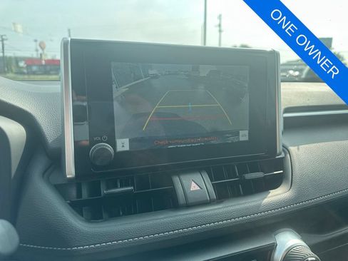 Used 2025 Toyota RAV4 XLE FWD image 16