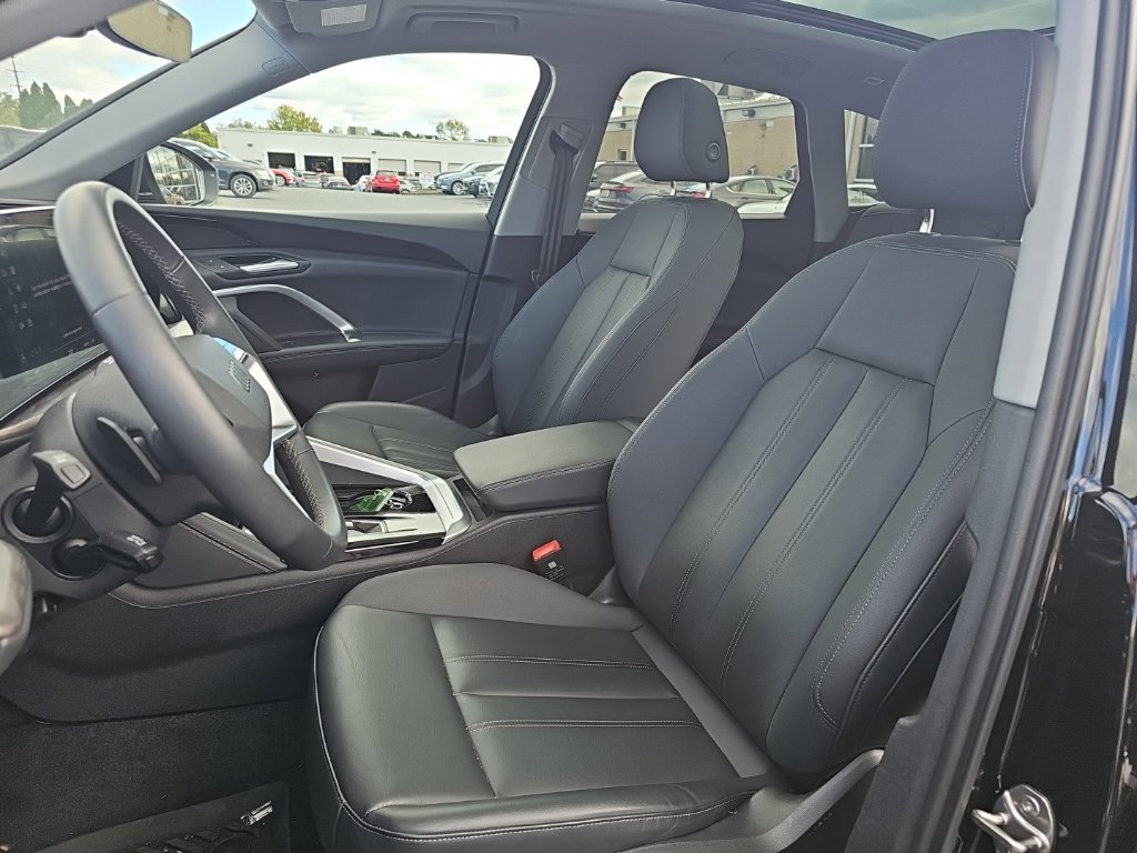 Certified 2025 Audi Q5 Premium w/ Convenience Package AWD/4WD image 3