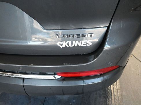 Used 2023 Jeep Grand Cherokee L Laredo image 23