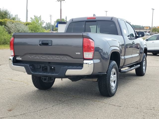 Used 2016 Toyota Tacoma SR5 w/ Towing Package RWD image 4