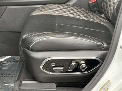 Used 2023 Jeep Grand Cherokee L Summit AWD/4WD image 16
