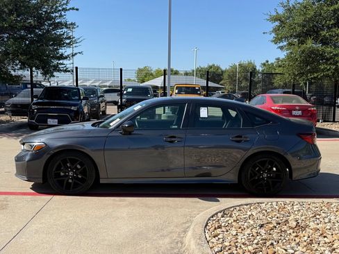 Used 2025 Honda Civic Sport image 2