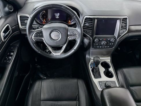 Used 2018 Jeep Grand Cherokee Limited image 3