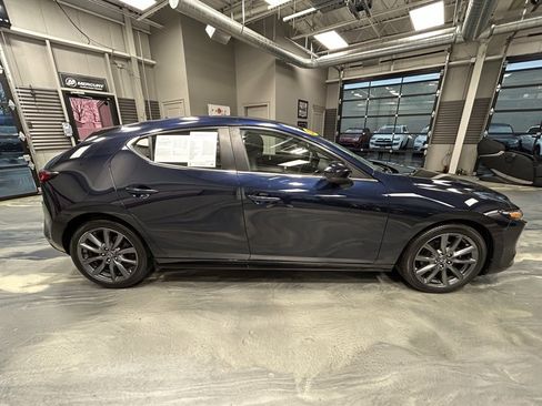Used 2019 MAZDA MAZDA3 AWD Hatchback w/ Preferred Pkg image 24