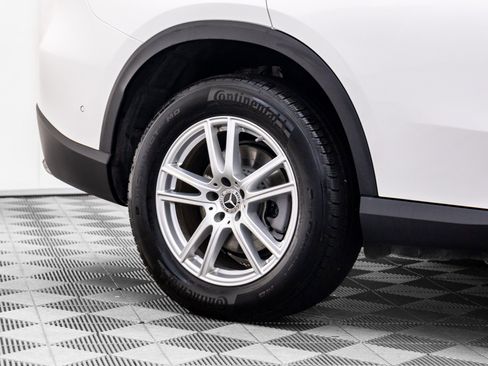 Certified 2025 Mercedes-Benz GLC 300 4MATIC image 30
