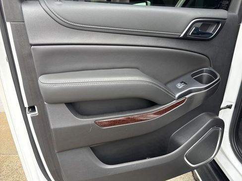 Used 2020 GMC Yukon XL SLE w/ SLE Value Package image 32