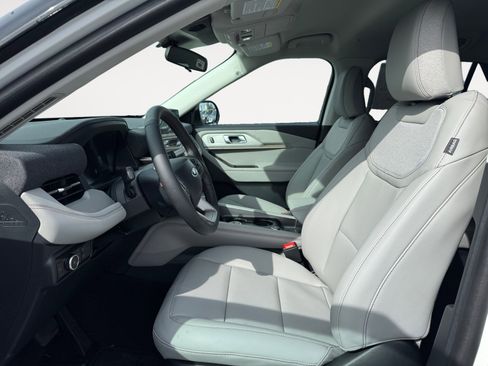 New 2025 Ford Explorer Active w/ Active Comfort Package image 11