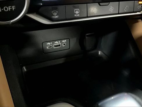 Used 2020 Nissan Sentra SV w/ SV Premium Package image 25