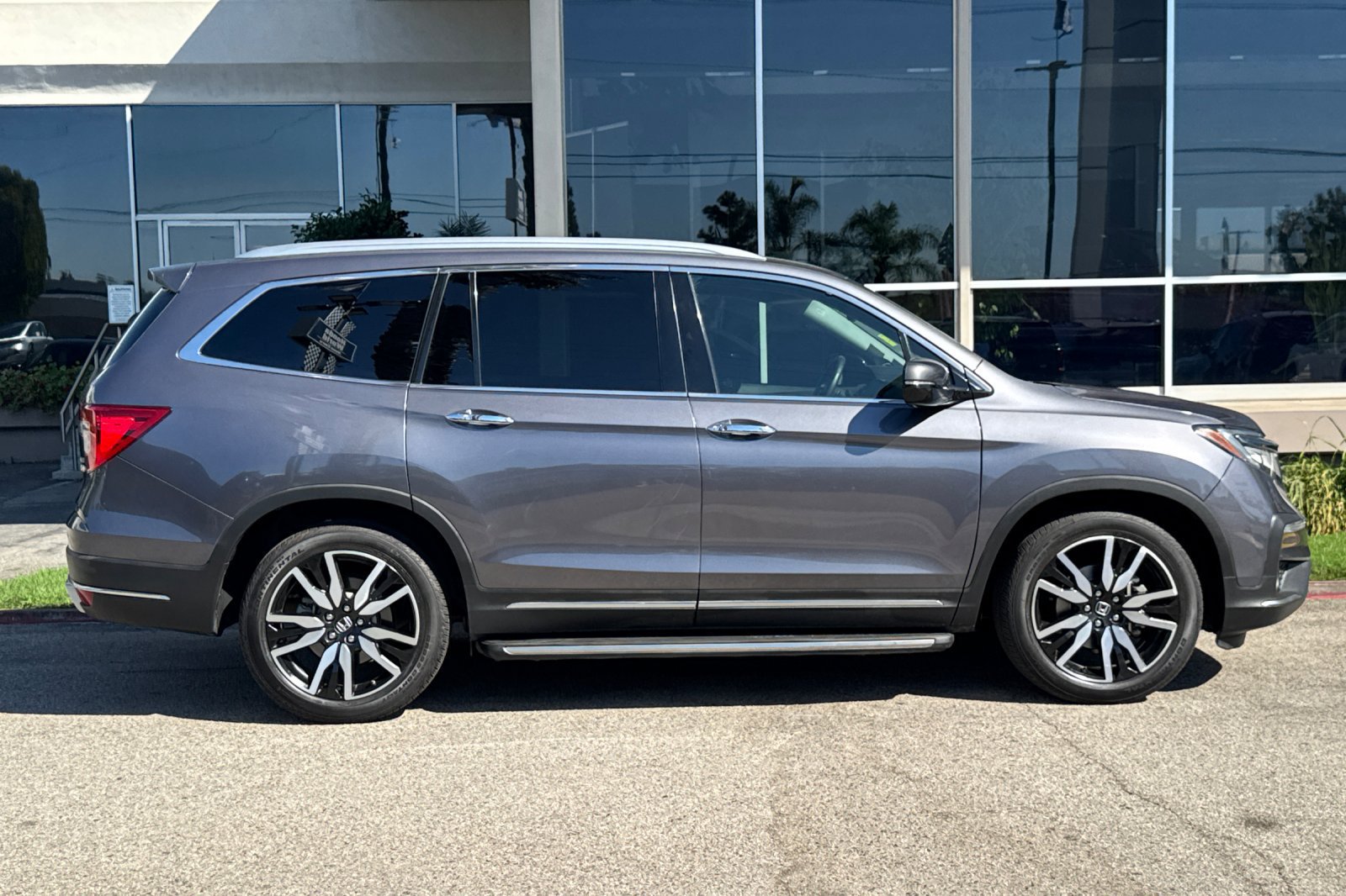 Used 2020 Honda Pilot Elite image 4