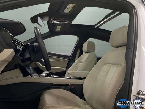 Used 2024 Audi Q8 e-tron Premium image 21