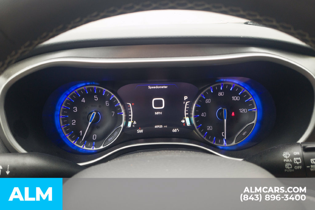 Used 2024 Chrysler Pacifica Touring-L FWD image 31