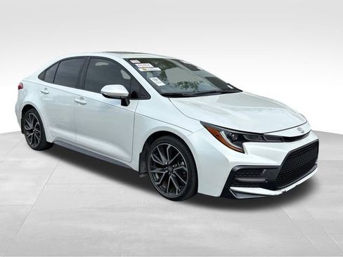 Used 2022 Toyota Corolla SE image 2