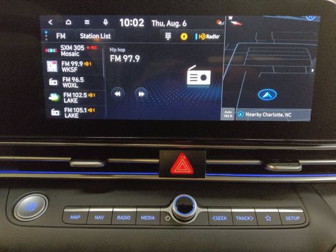 Used 2025 Hyundai Elantra SEL FWD image 25