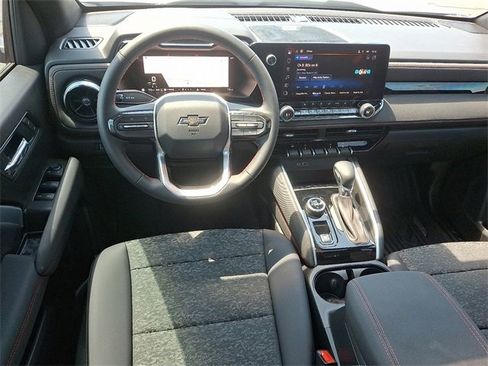 Used 2025 Chevrolet Colorado Z71 w/ Technology Package image 10