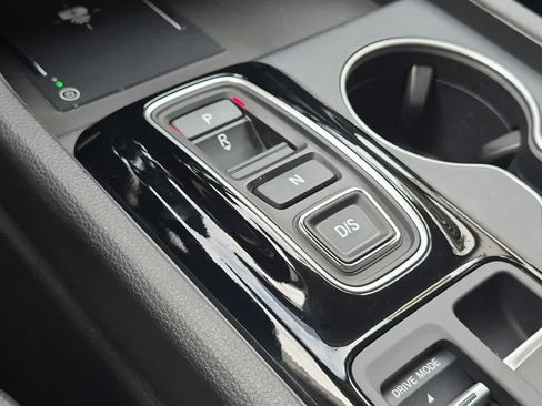 Used 2025 Honda Pilot Touring image 31