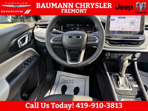 Used 2023 Jeep Compass Limited w/ Elite Group AWD/4WD image 13