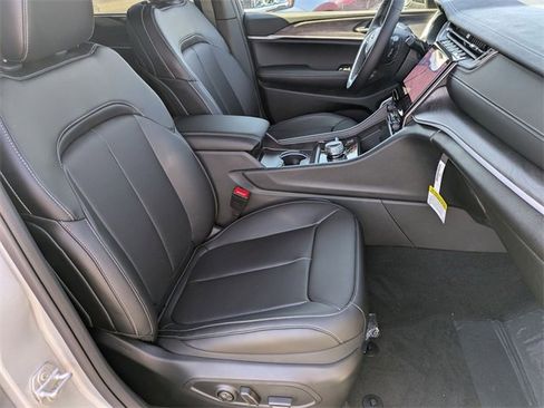 New 2025 Jeep Grand Cherokee Limited w/ Luxury Tech Group II image 26