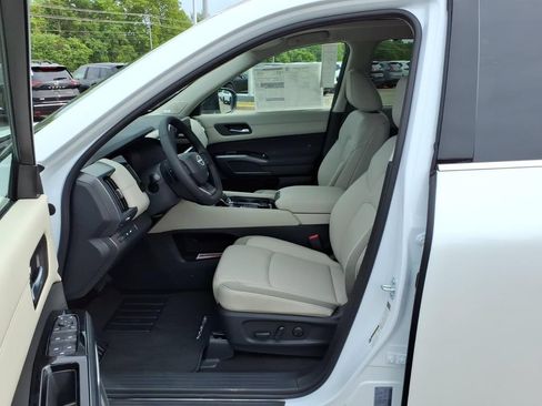 New 2026 Nissan Pathfinder SL AWD/4WD image 6