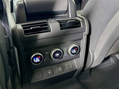 Certified 2025 Land Rover Defender 110 V8 image 27