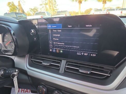 Used 2024 Chevrolet Trax LS w/ LS Convenience Package image 4