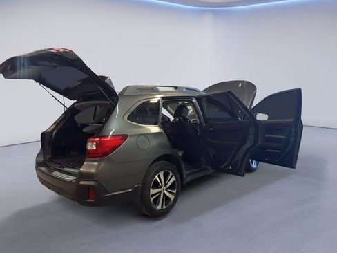 Used 2018 Subaru Outback 2.5i Limited AWD/4WD image 14
