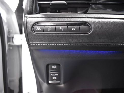 Used 2025 INFINITI QX80 Sensory image 24