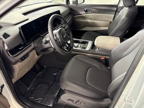 New 2026 Kia Carnival EX FWD image 28